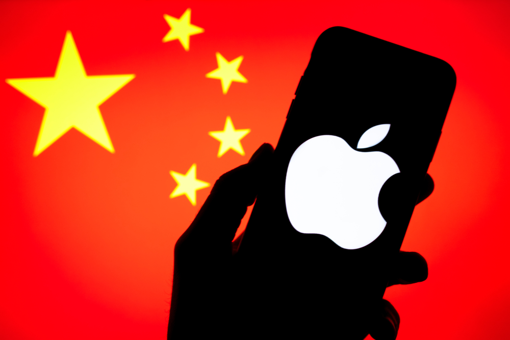 Apple pulls AI apps from China App Store